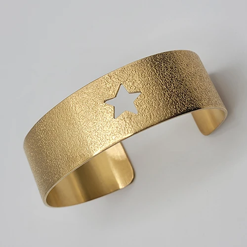 Bracelet manchette étoile